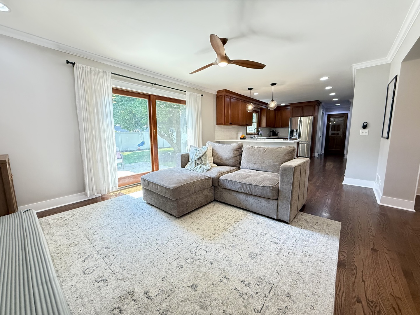 26W281 MENOMINI Drive, Wheaton, IL 60189