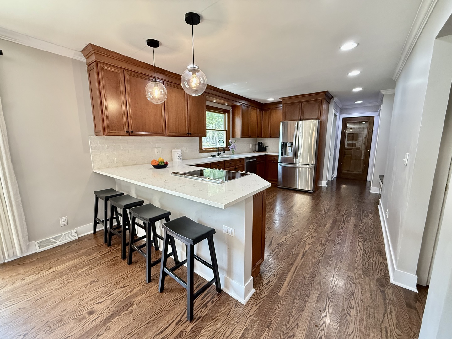 26W281 MENOMINI Drive, Wheaton, IL 60189