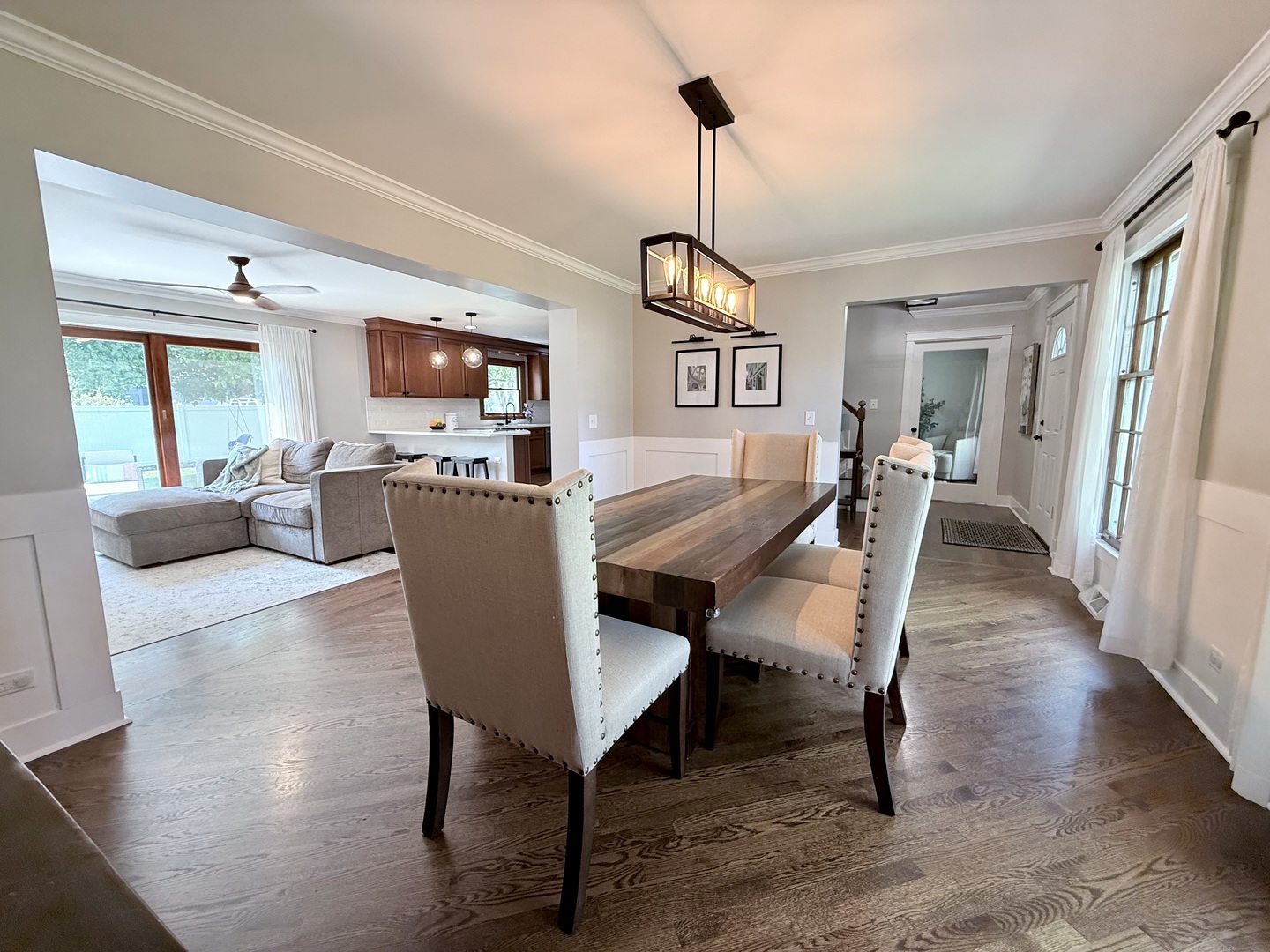26W281 MENOMINI Drive, Wheaton, IL 60189