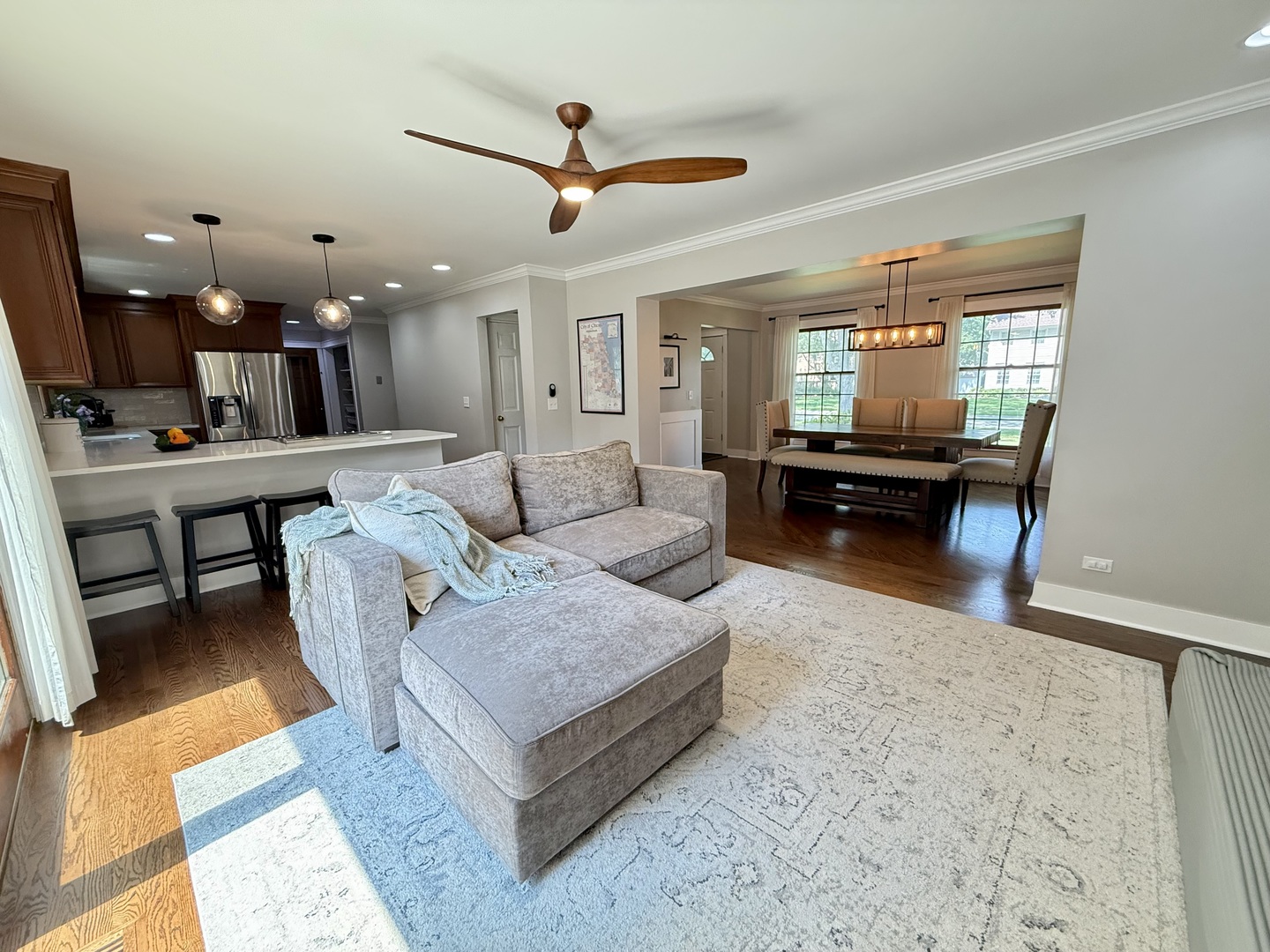 26W281 MENOMINI Drive, Wheaton, IL 60189