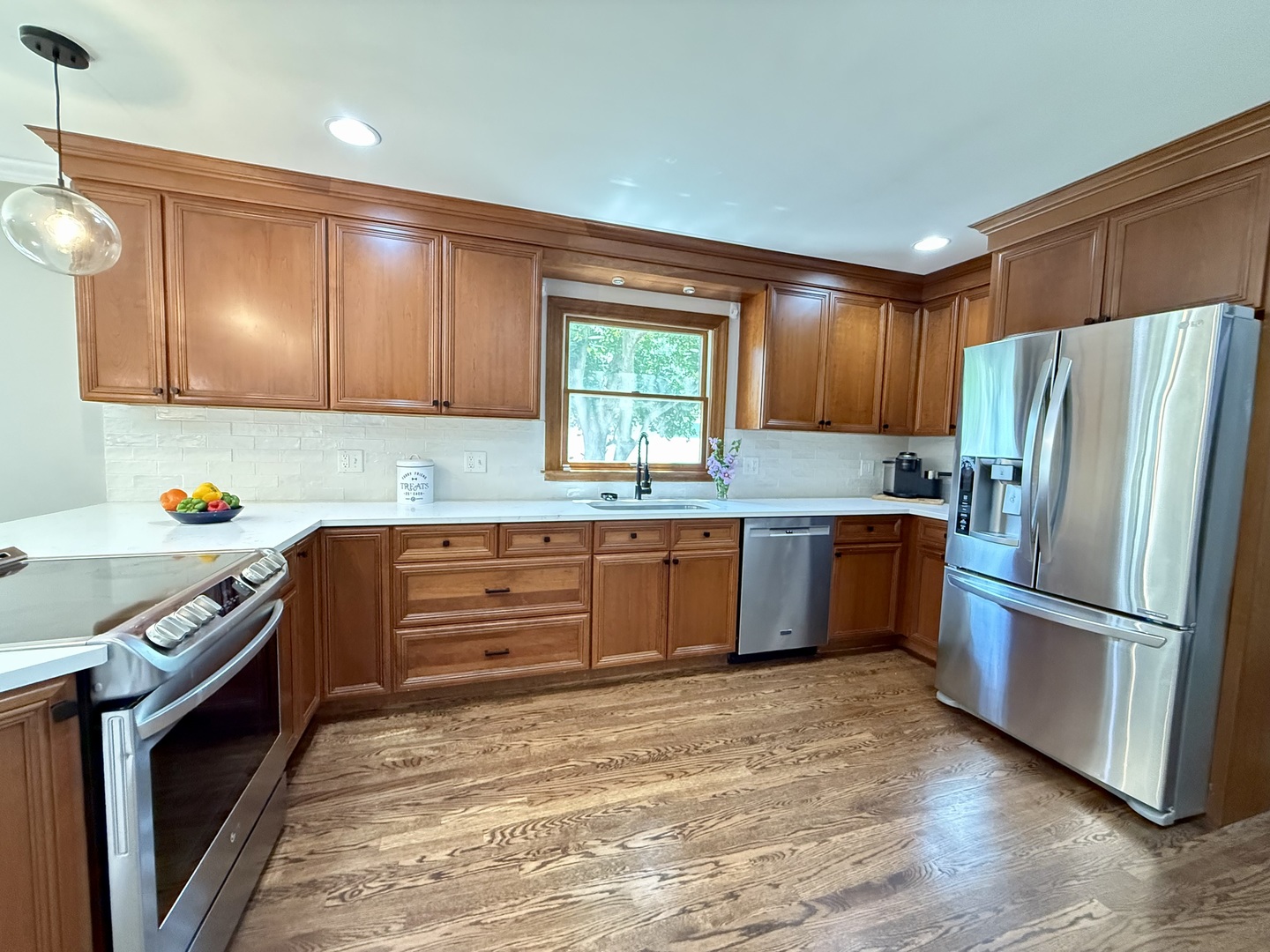 26W281 MENOMINI Drive, Wheaton, IL 60189