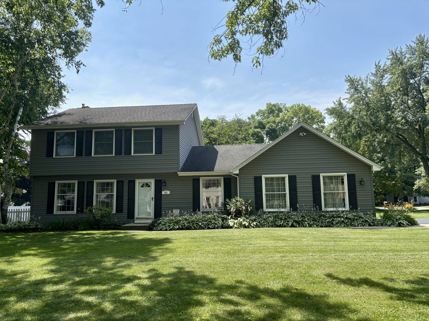 26W281 MENOMINI Drive, Wheaton, IL 60189