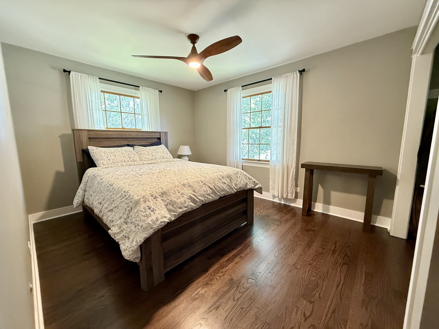 26W281 MENOMINI Drive, Wheaton, IL 60189
