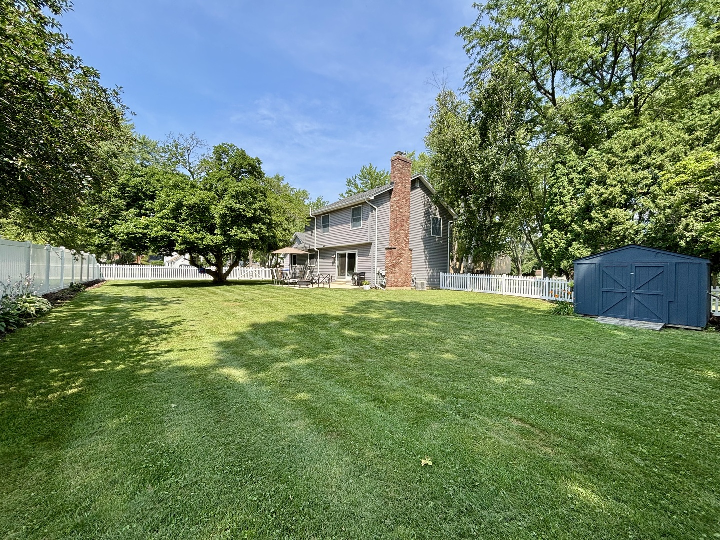 26W281 MENOMINI Drive, Wheaton, IL 60189
