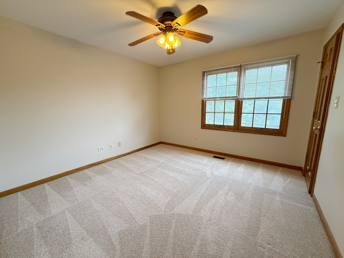 2436 PUTNAM Drive, Naperville, IL 60565