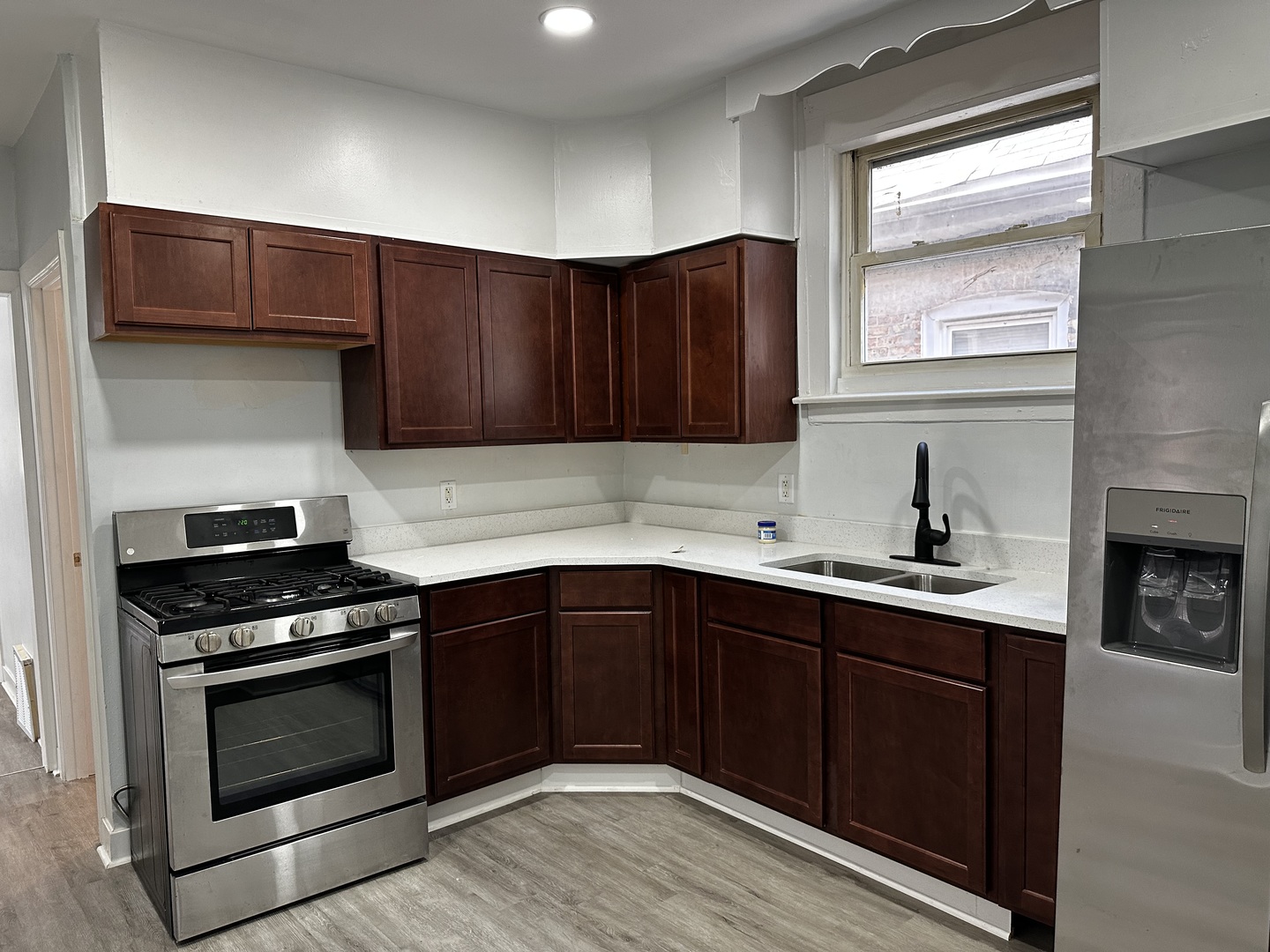 7621 S Eberhart Avenue, Chicago, IL 60619