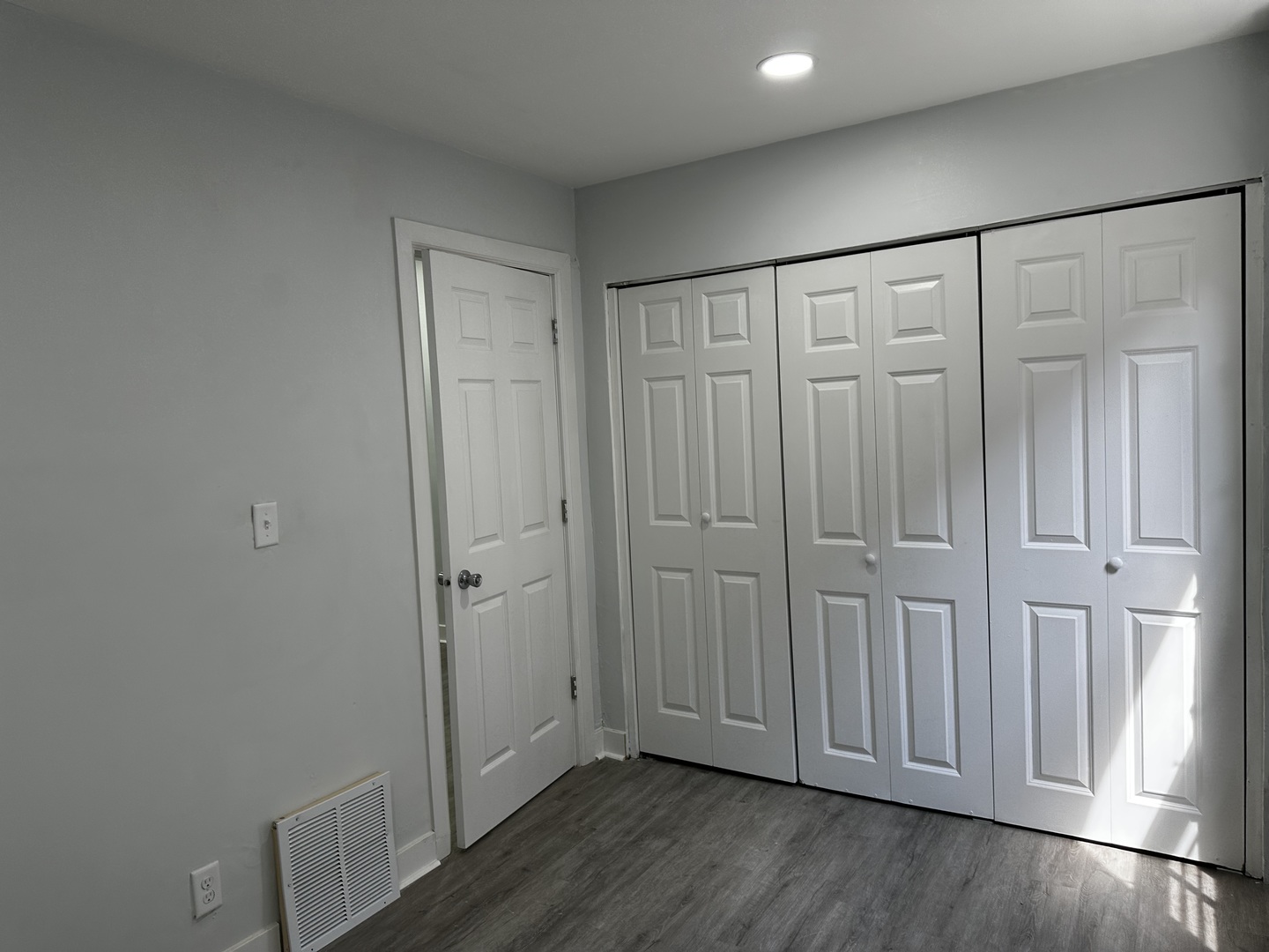 7621 S Eberhart Avenue, Chicago, IL 60619