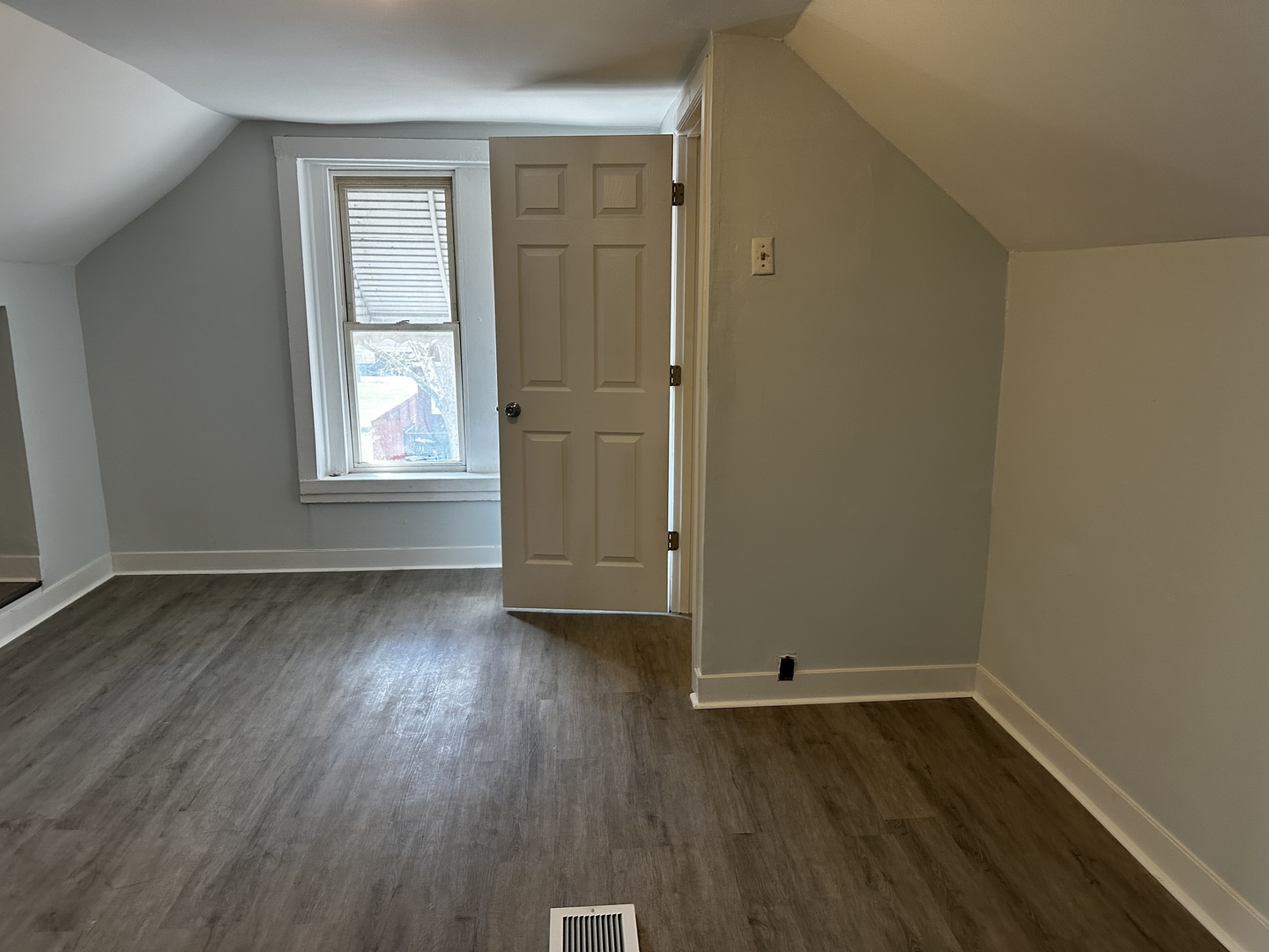 7621 S Eberhart Avenue, Chicago, IL 60619
