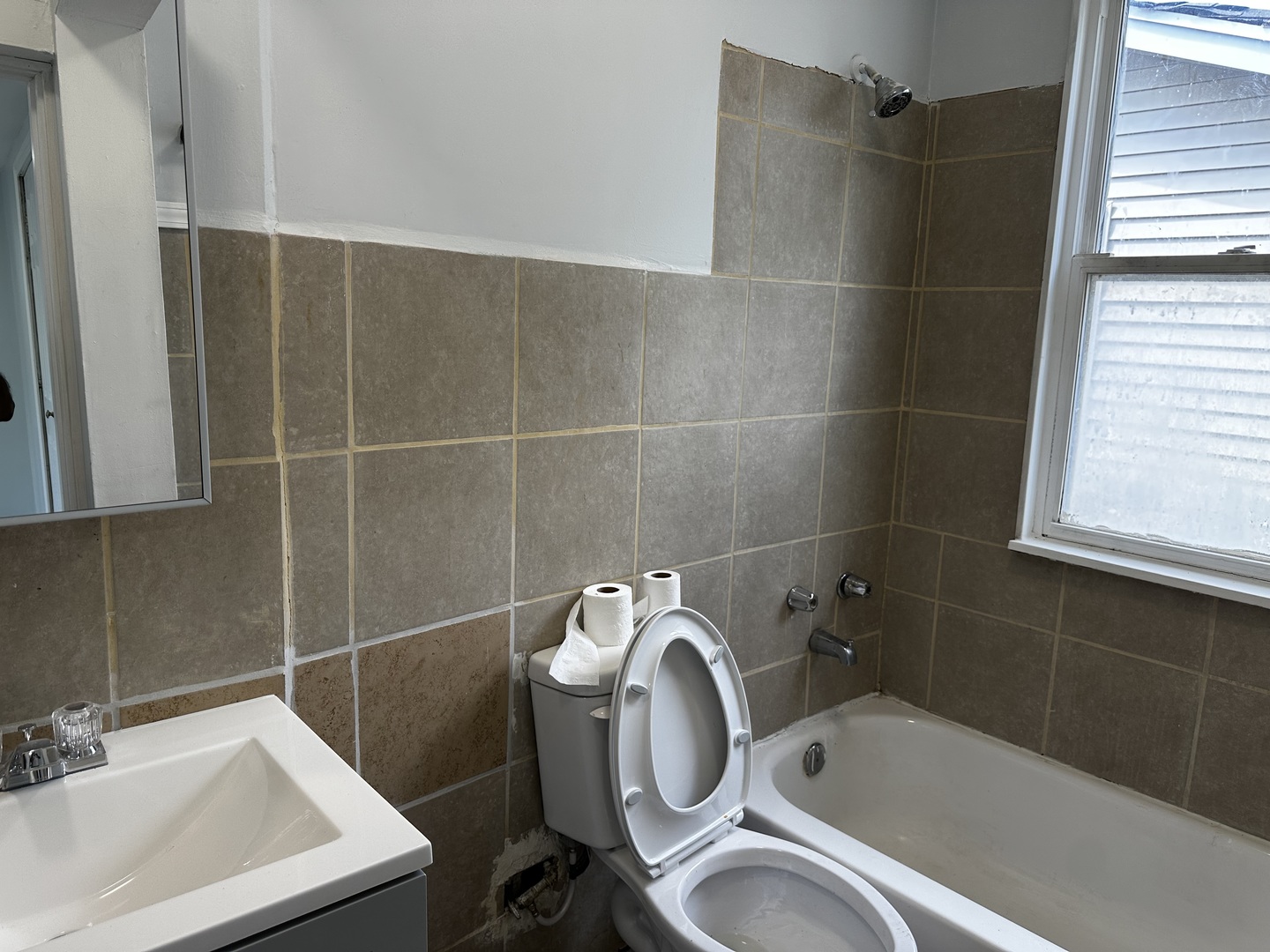 7621 S Eberhart Avenue, Chicago, IL 60619