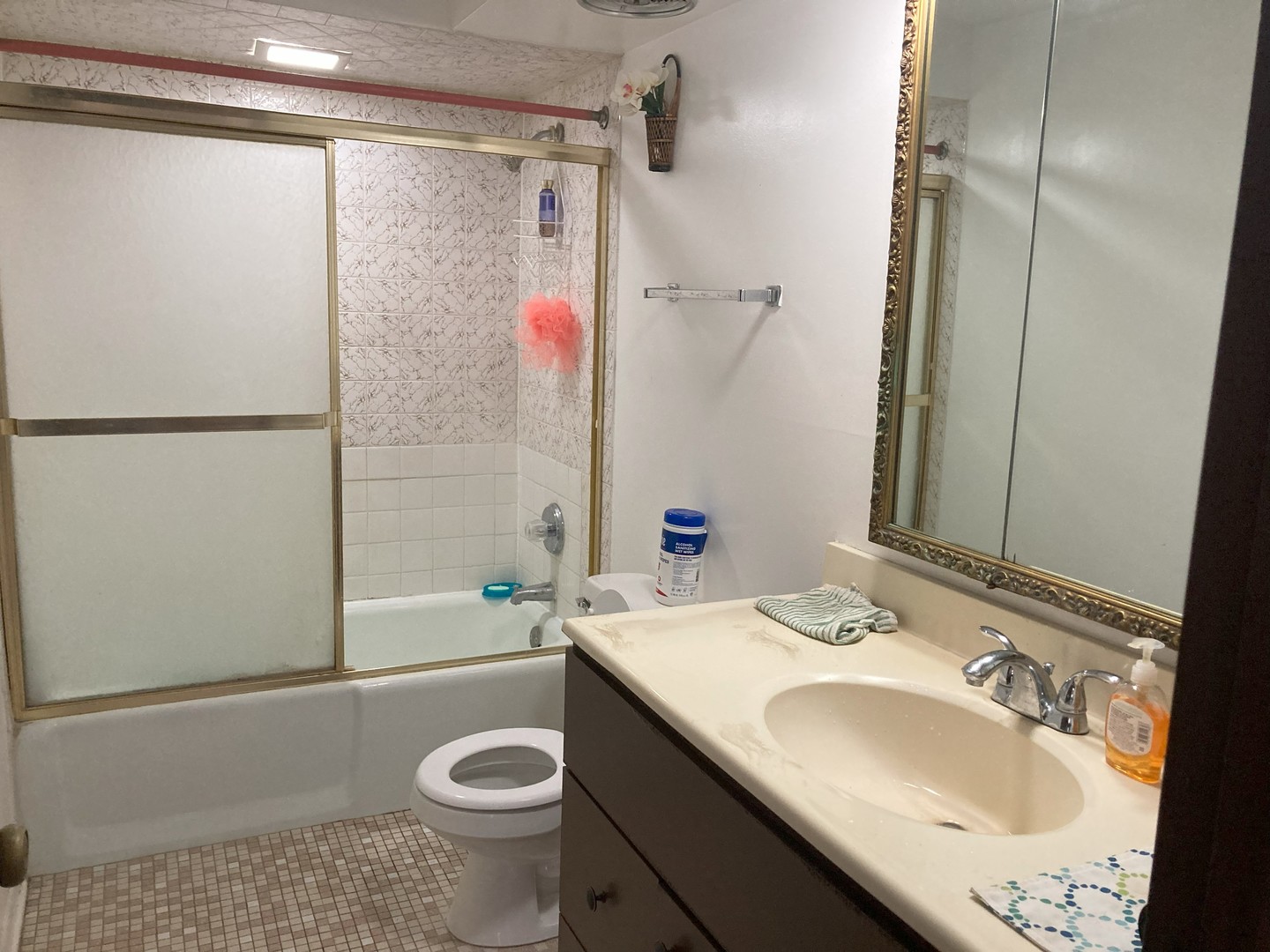 9275 Noel Avenue #B3, Des Plaines, IL 60016