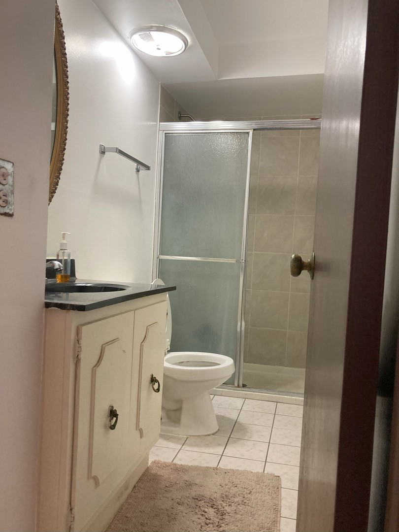 9275 Noel Avenue #B3, Des Plaines, IL 60016