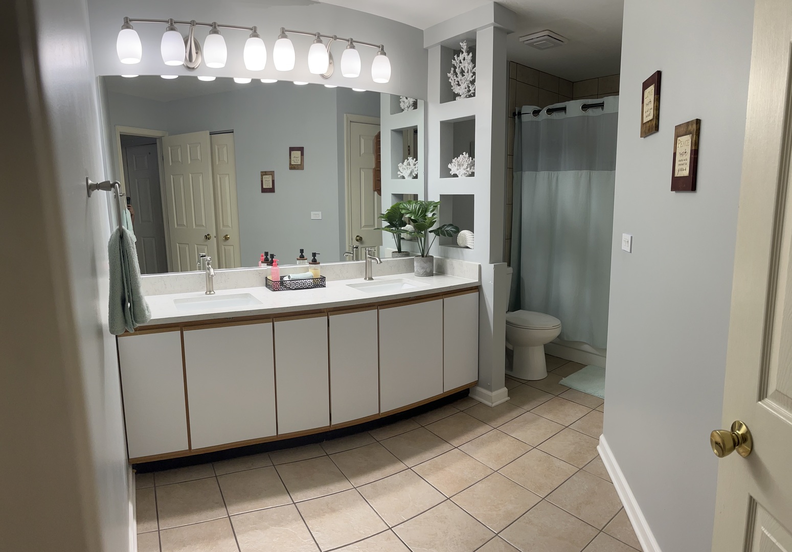 1353 Coldspring Road #0, Carol Stream, IL 60188