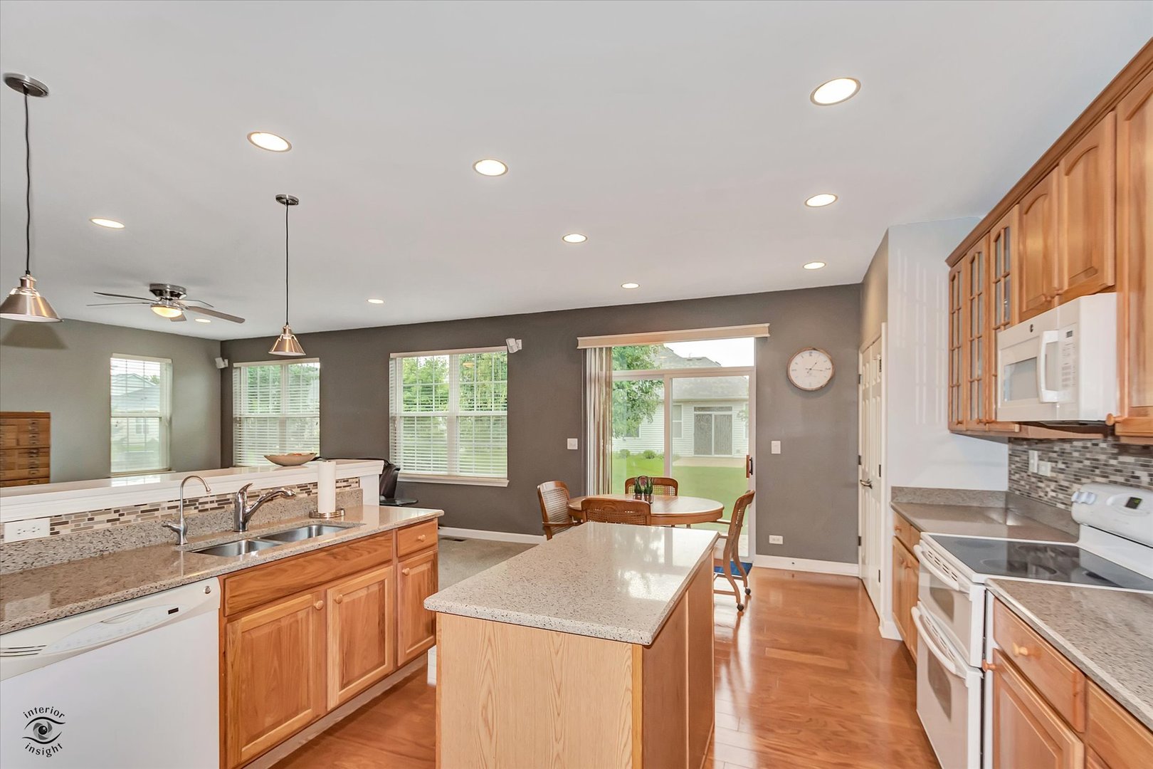 707 Bohannon Circle, Oswego, IL 60543