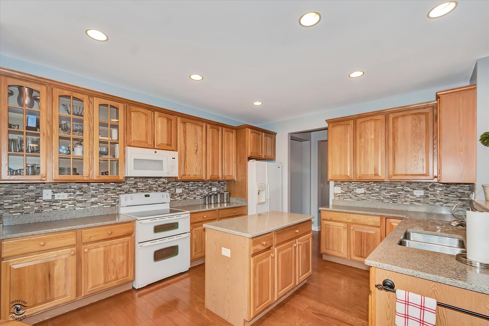 707 Bohannon Circle, Oswego, IL 60543