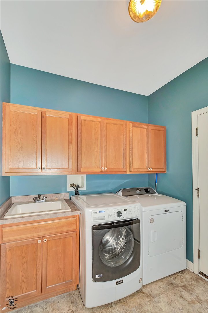 707 Bohannon Circle, Oswego, IL 60543