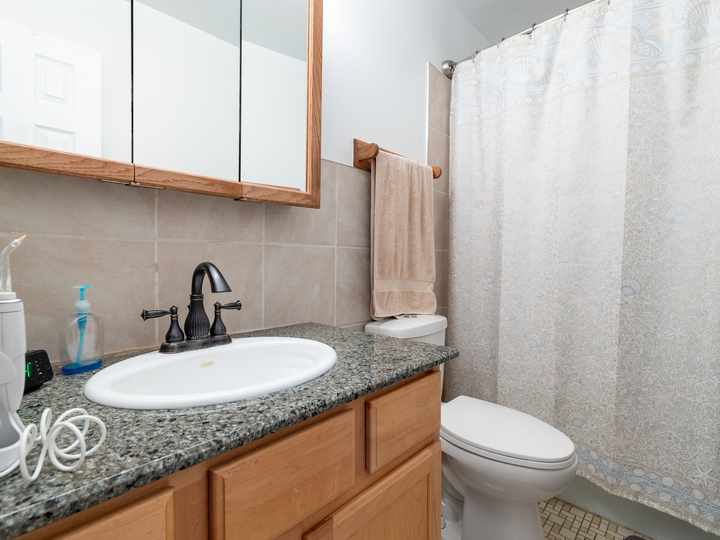 7411 Astor Avenue, Hanover Park, IL 60133