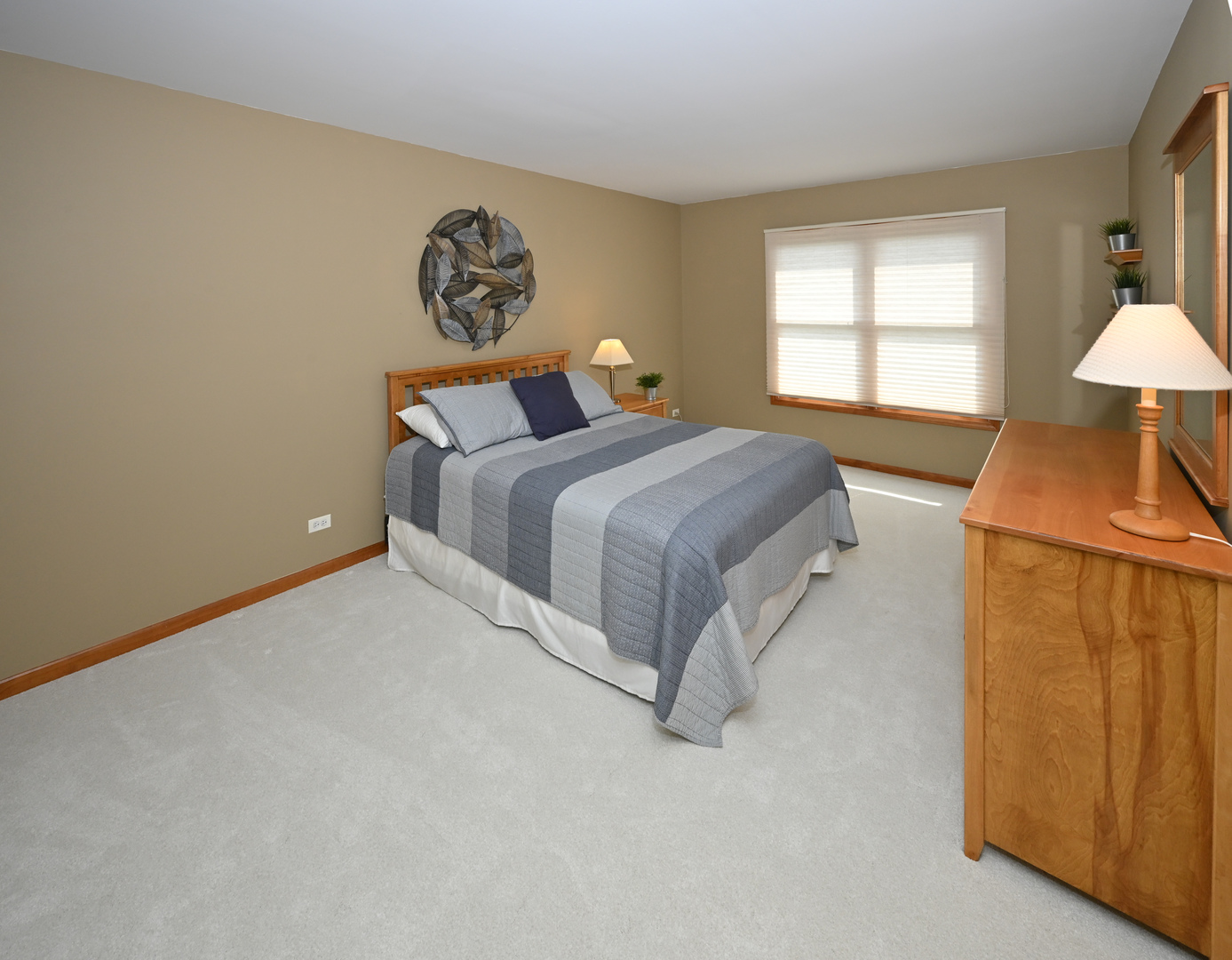 3753 Queen Anne Court, St. Charles, IL 60174