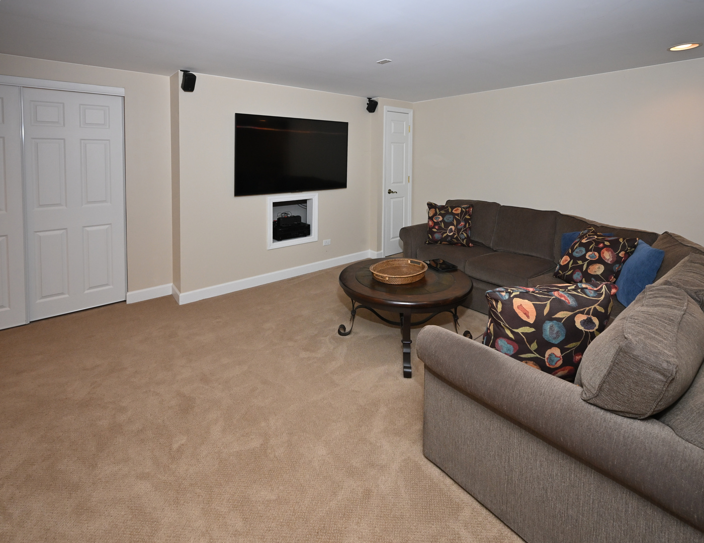 3753 Queen Anne Court, St. Charles, IL 60174