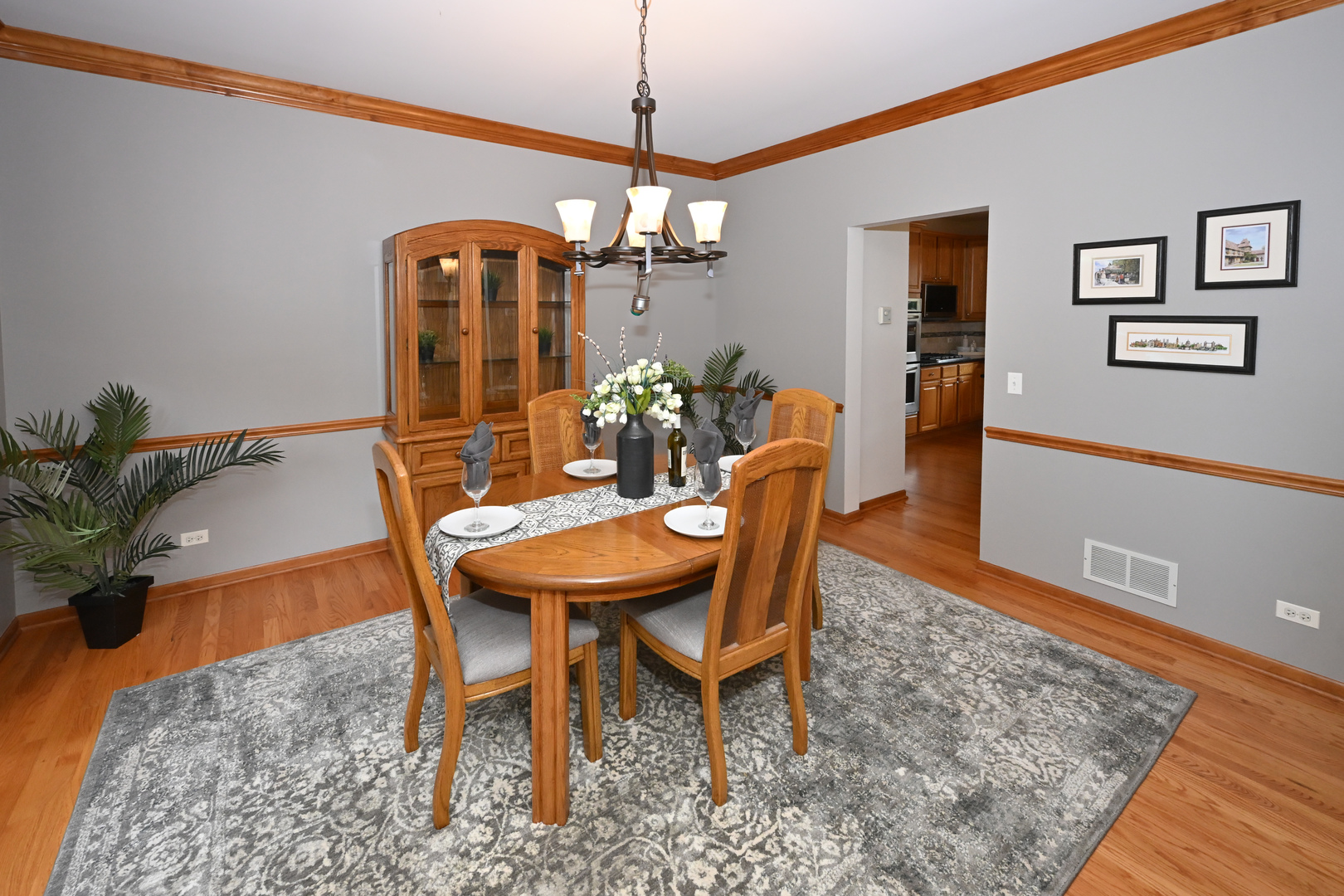 3753 Queen Anne Court, St. Charles, IL 60174