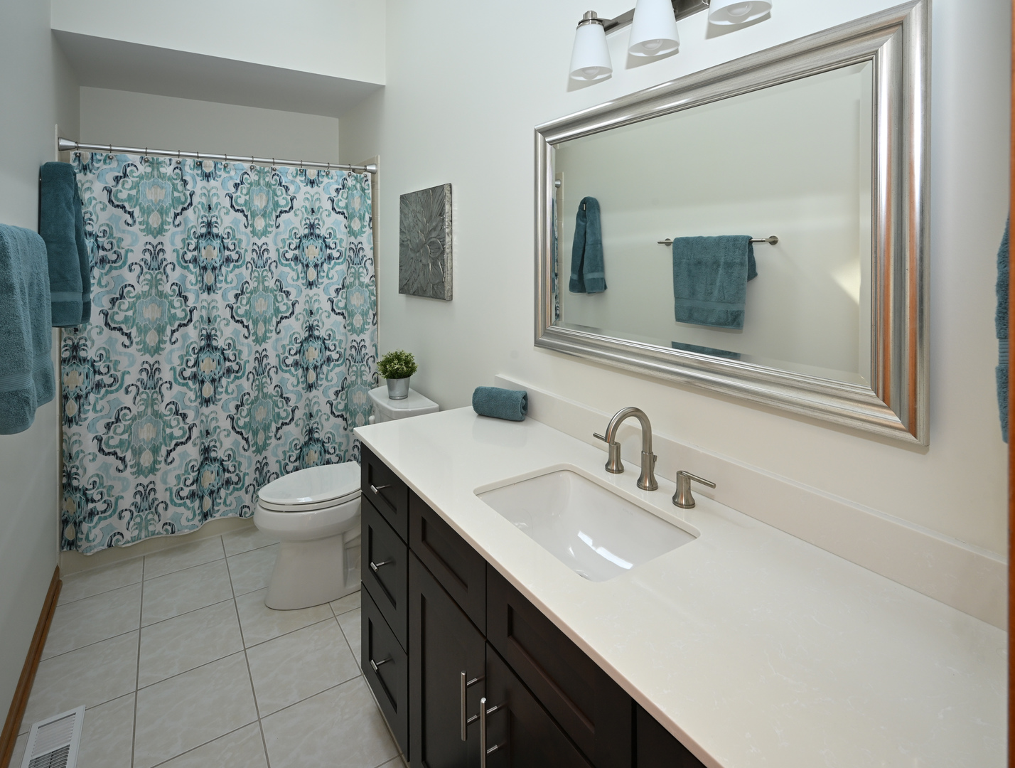 3753 Queen Anne Court, St. Charles, IL 60174