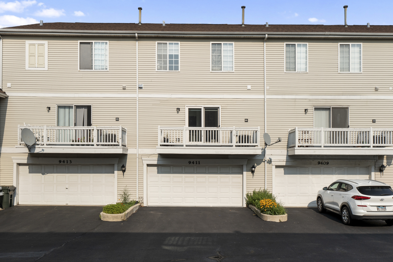 9411 N harrison Street, Des Plaines, IL 60016