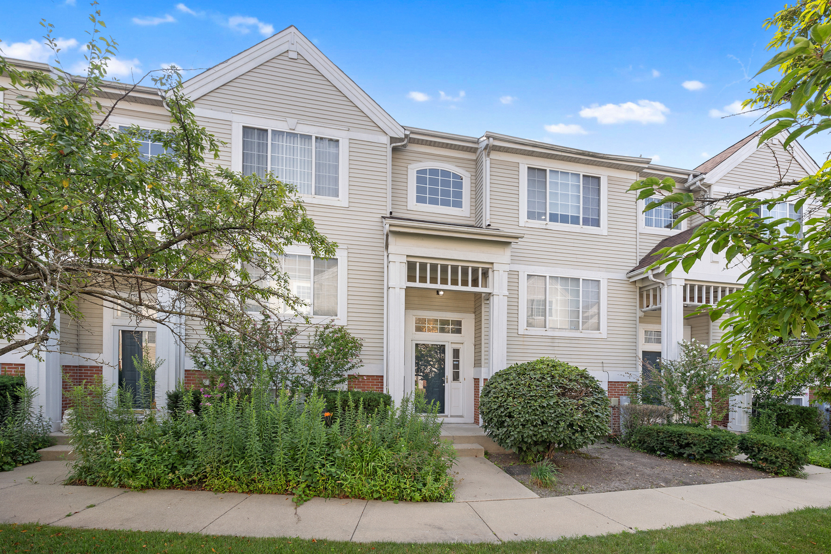 9411 N harrison Street, Des Plaines, IL 60016