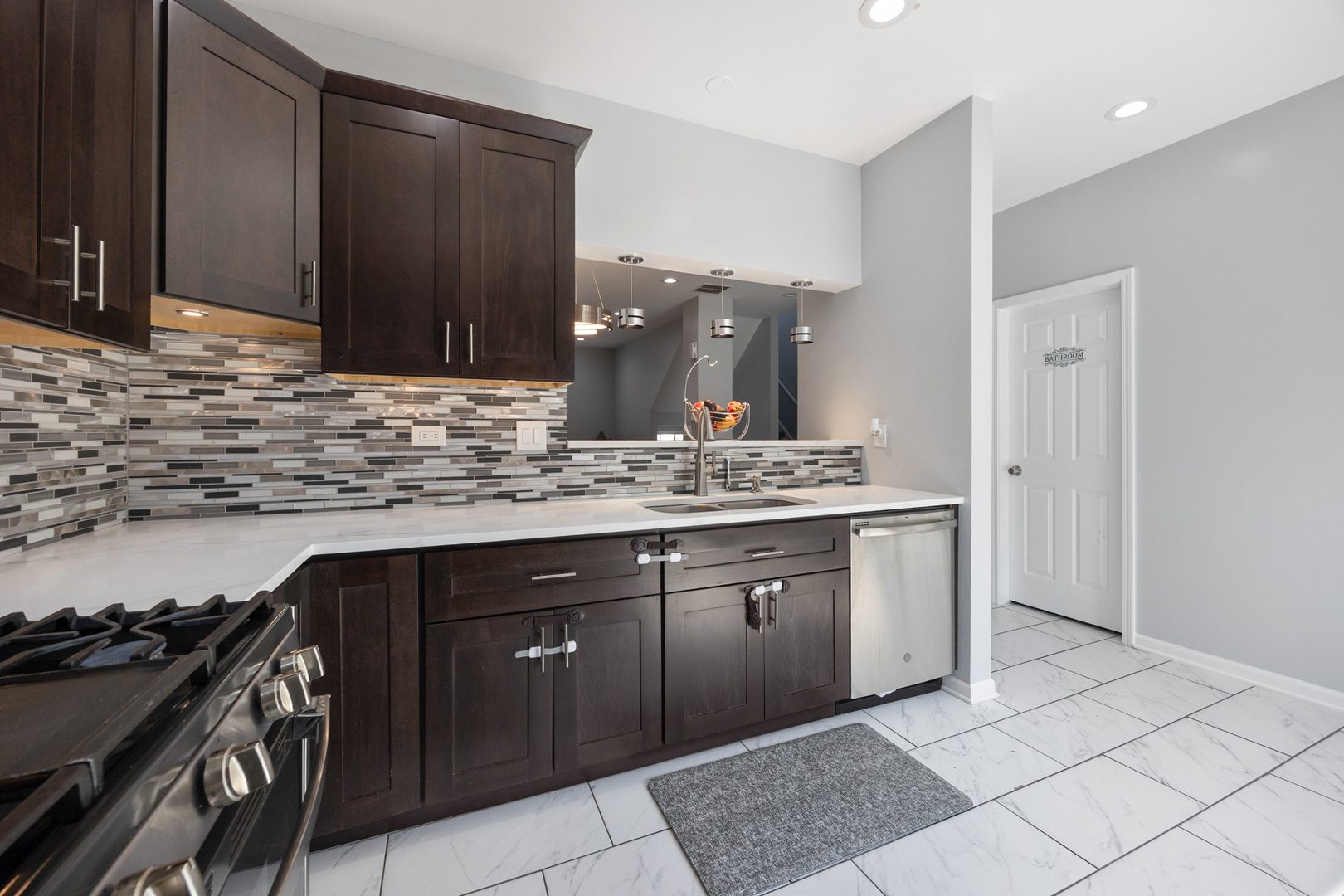 9411 N harrison Street, Des Plaines, IL 60016