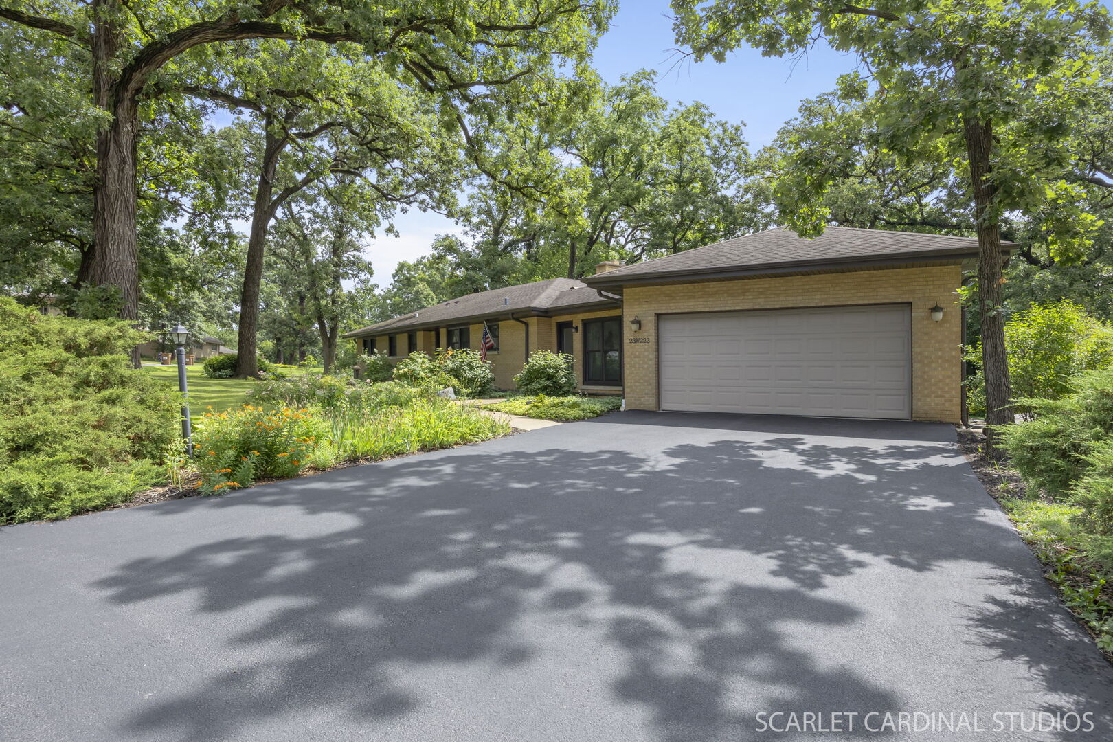 23W223 Blackcherry Lane, Glen Ellyn, IL 60137