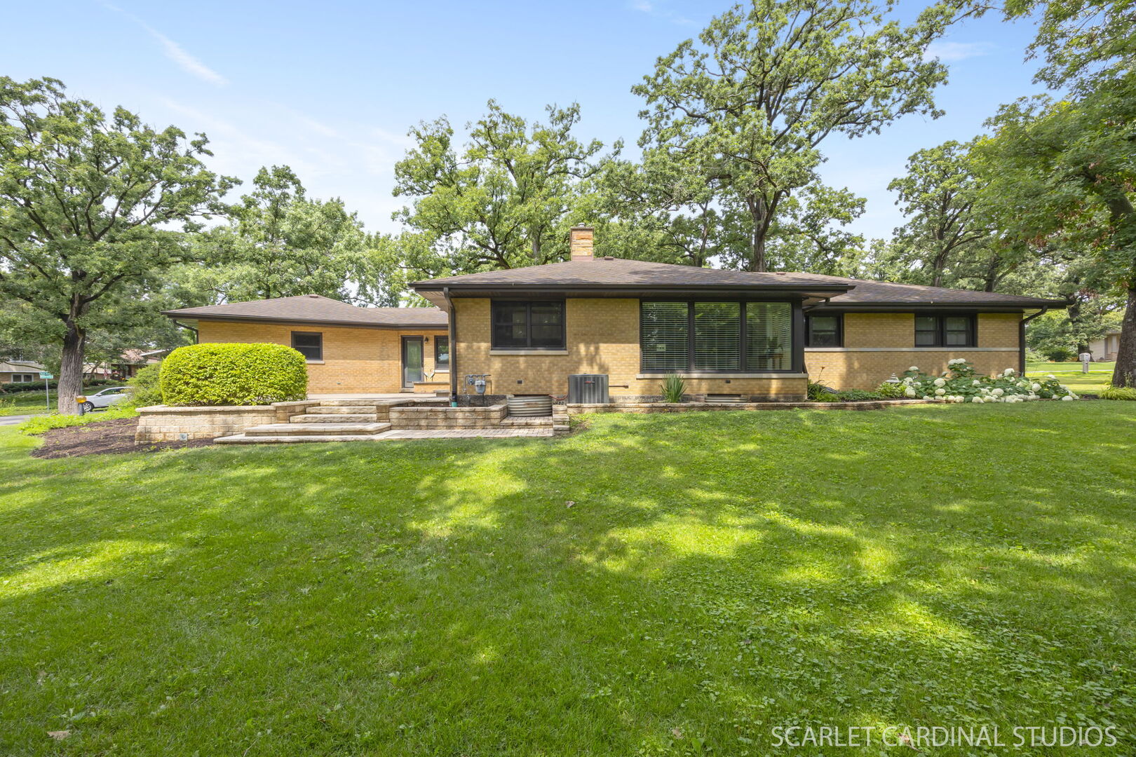 23W223 Blackcherry Lane, Glen Ellyn, IL 60137