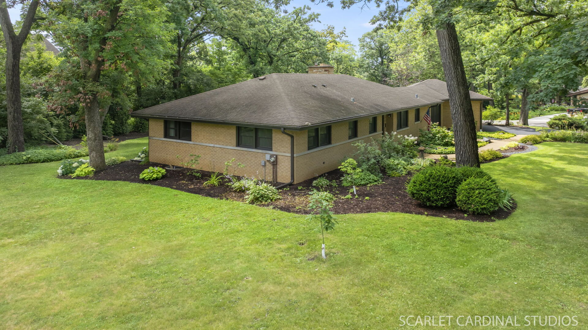 23W223 Blackcherry Lane, Glen Ellyn, IL 60137
