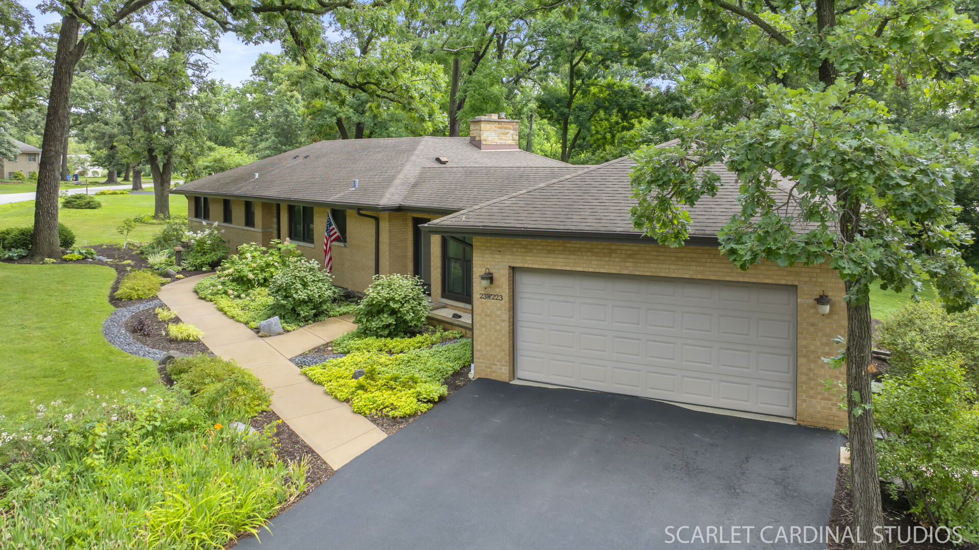 23W223 Blackcherry Lane, Glen Ellyn, IL 60137