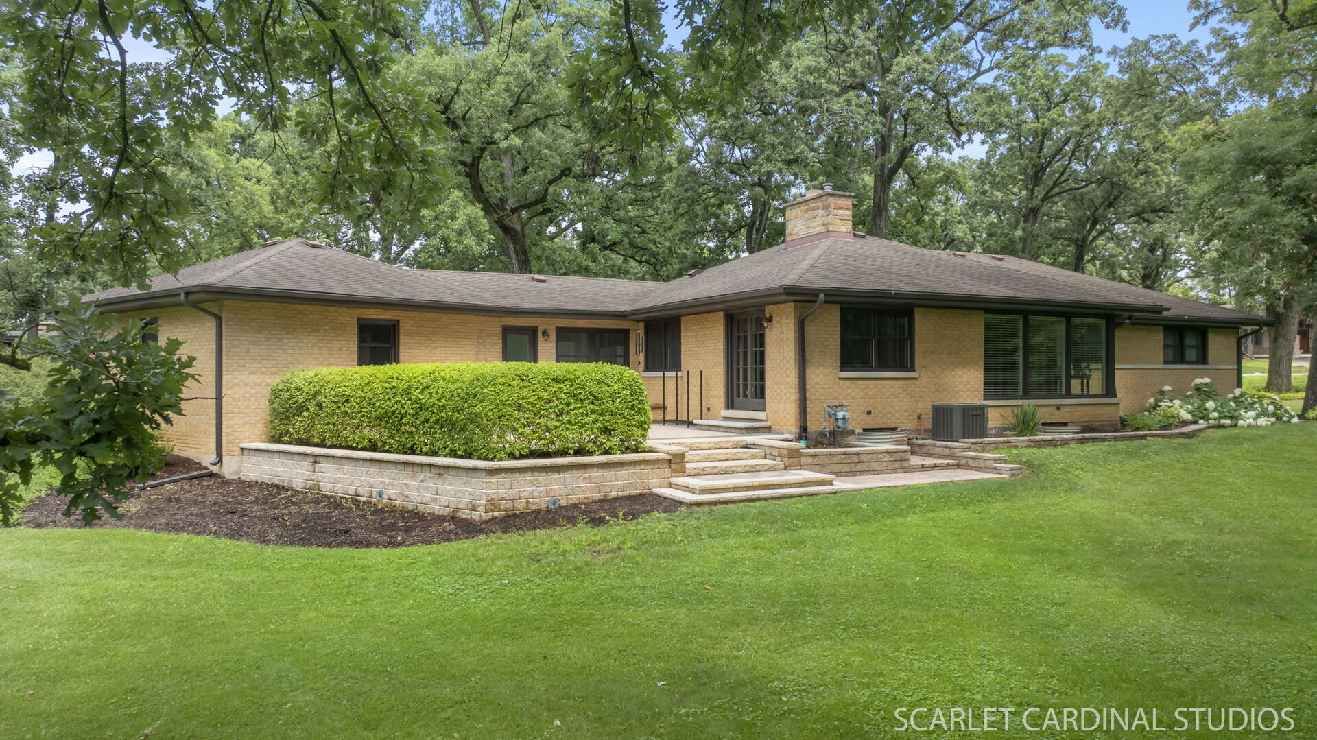 23W223 Blackcherry Lane, Glen Ellyn, IL 60137