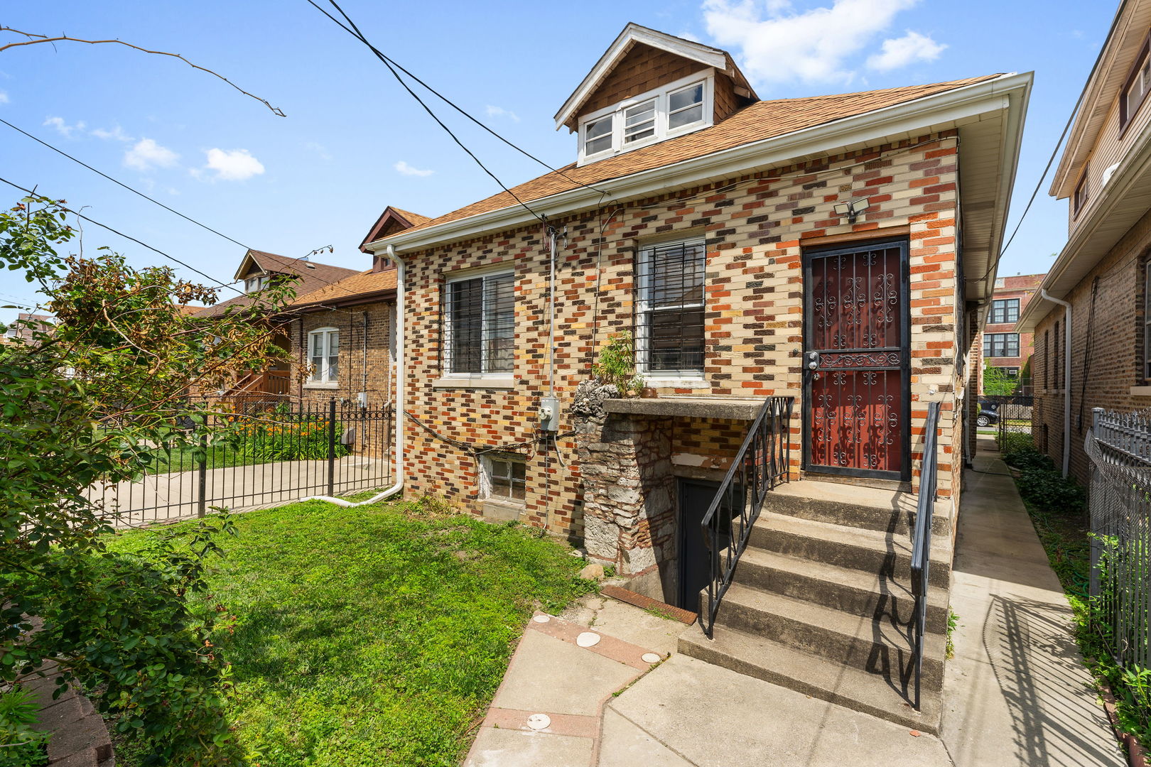 7636 S Winchester Avenue, Chicago, IL 60620