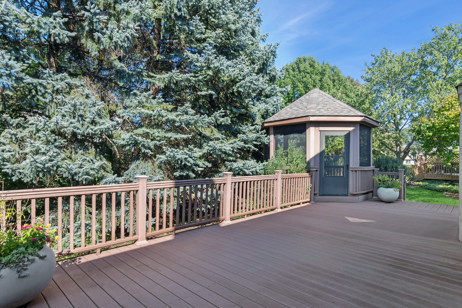 941 E Rosewood Avenue, Naperville, IL 60563