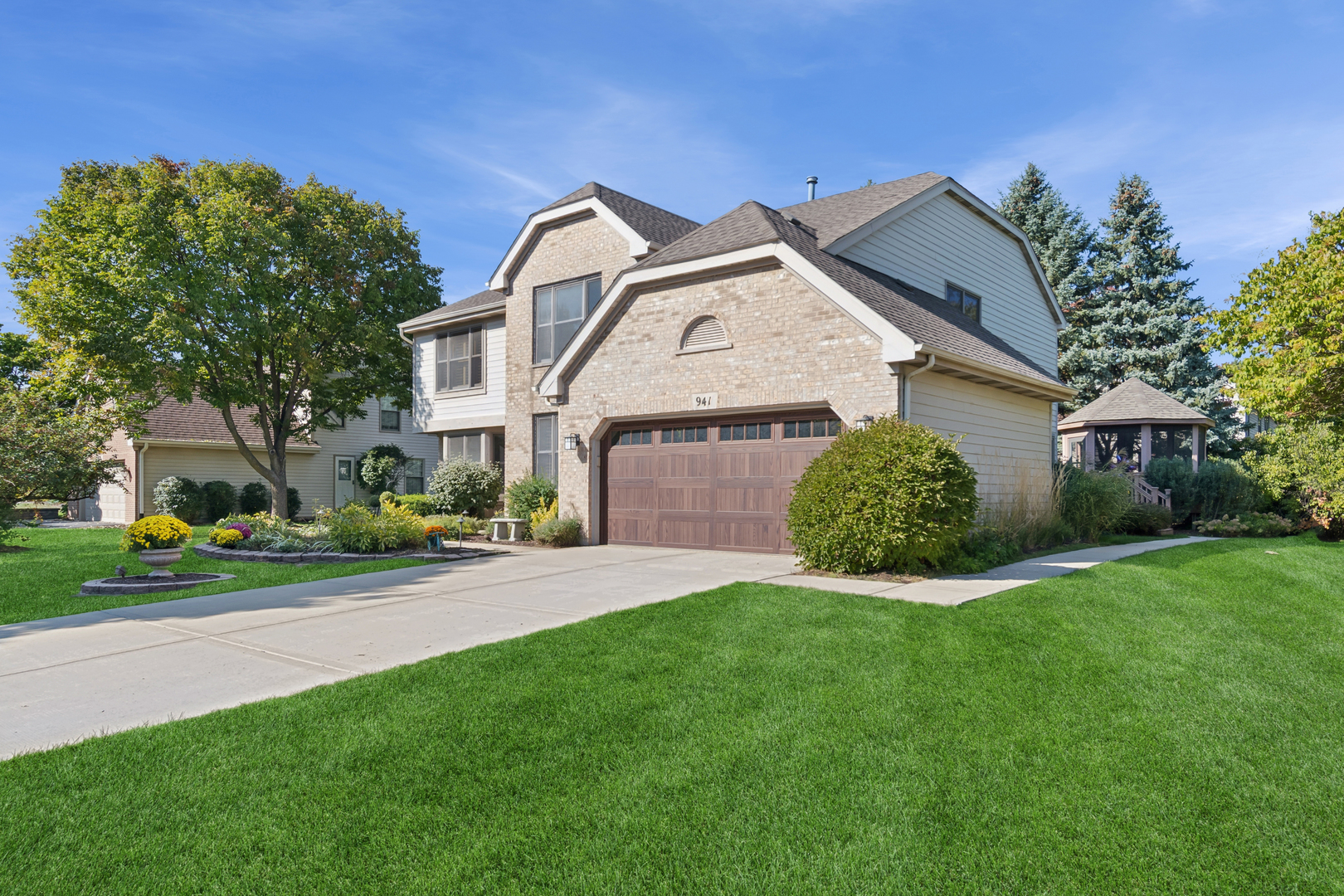 941 E Rosewood Avenue, Naperville, IL 60563