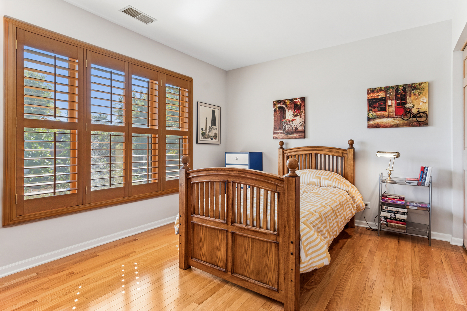 941 E Rosewood Avenue, Naperville, IL 60563