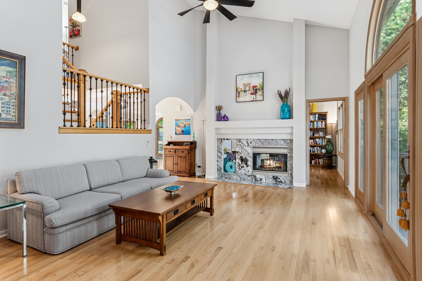 941 E Rosewood Avenue, Naperville, IL 60563