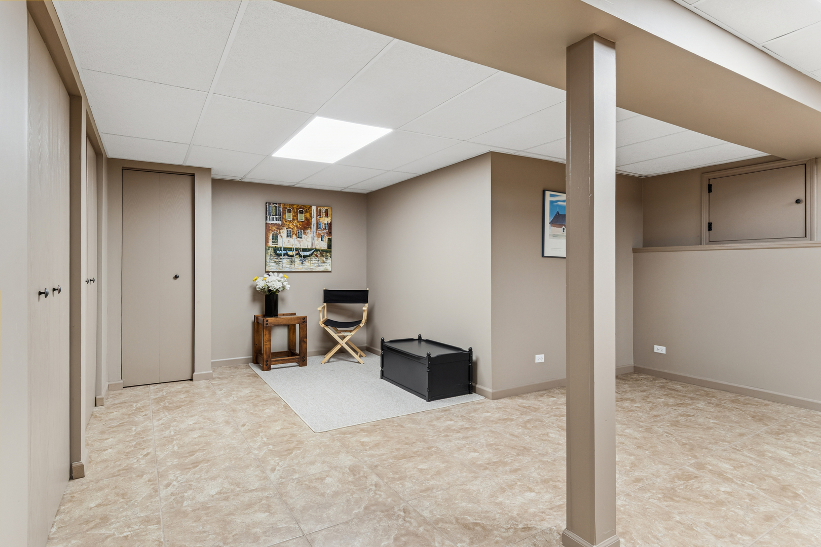 941 E Rosewood Avenue, Naperville, IL 60563