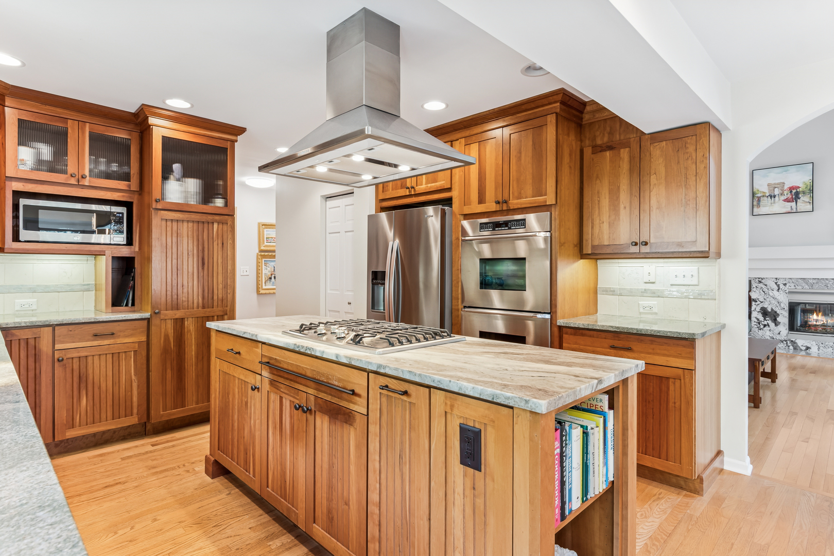 941 E Rosewood Avenue, Naperville, IL 60563