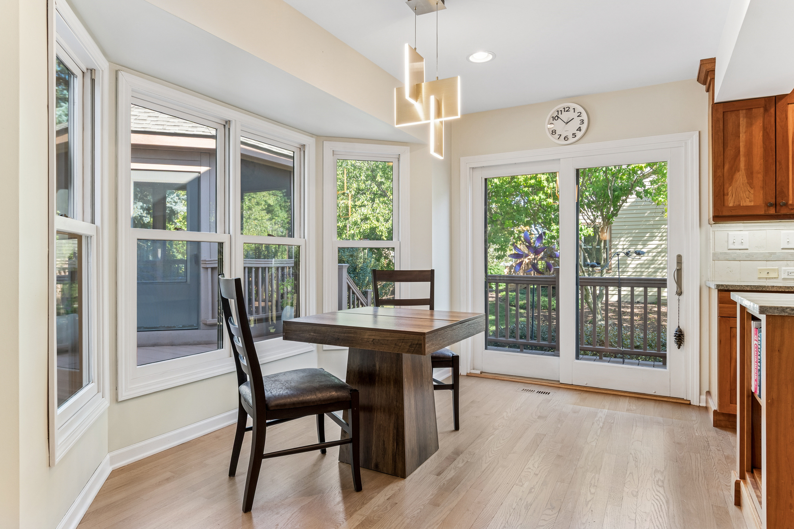 941 E Rosewood Avenue, Naperville, IL 60563