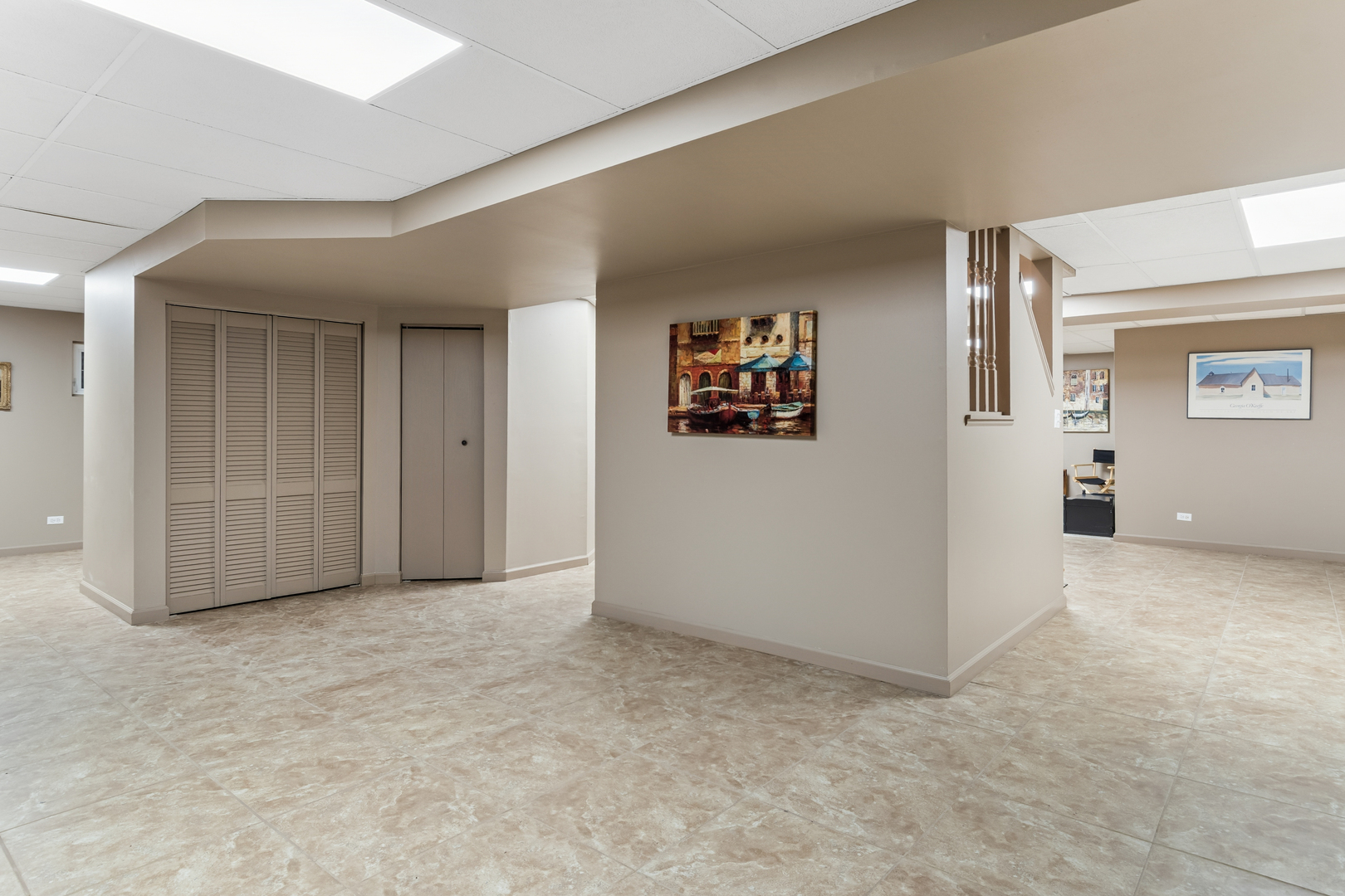 941 E Rosewood Avenue, Naperville, IL 60563