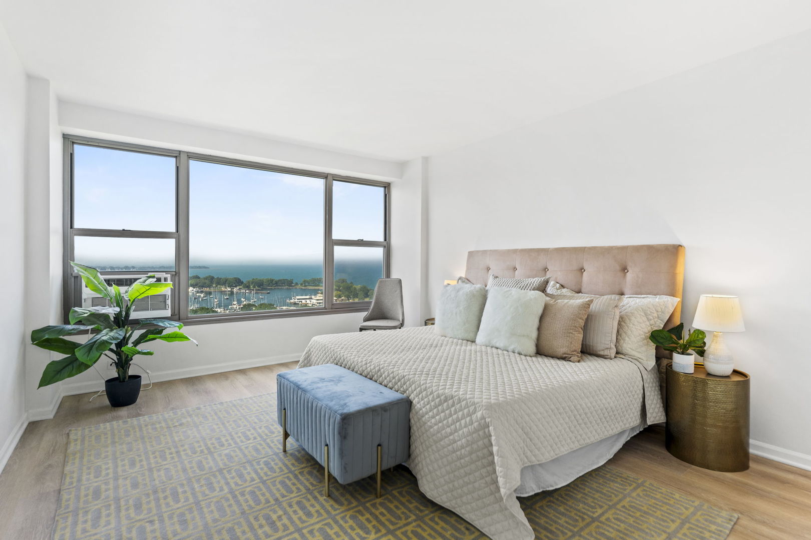 2970 N Lake Shore Drive #18D, Chicago, IL 60657