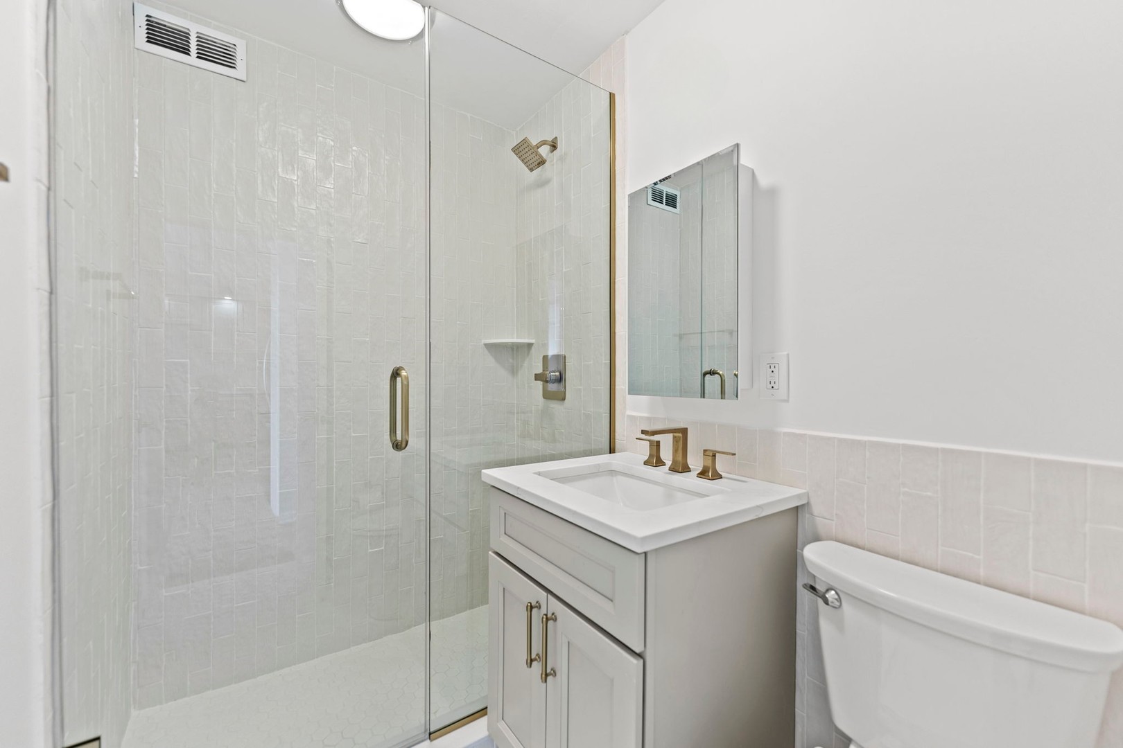 2970 N Lake Shore Drive #18D, Chicago, IL 60657