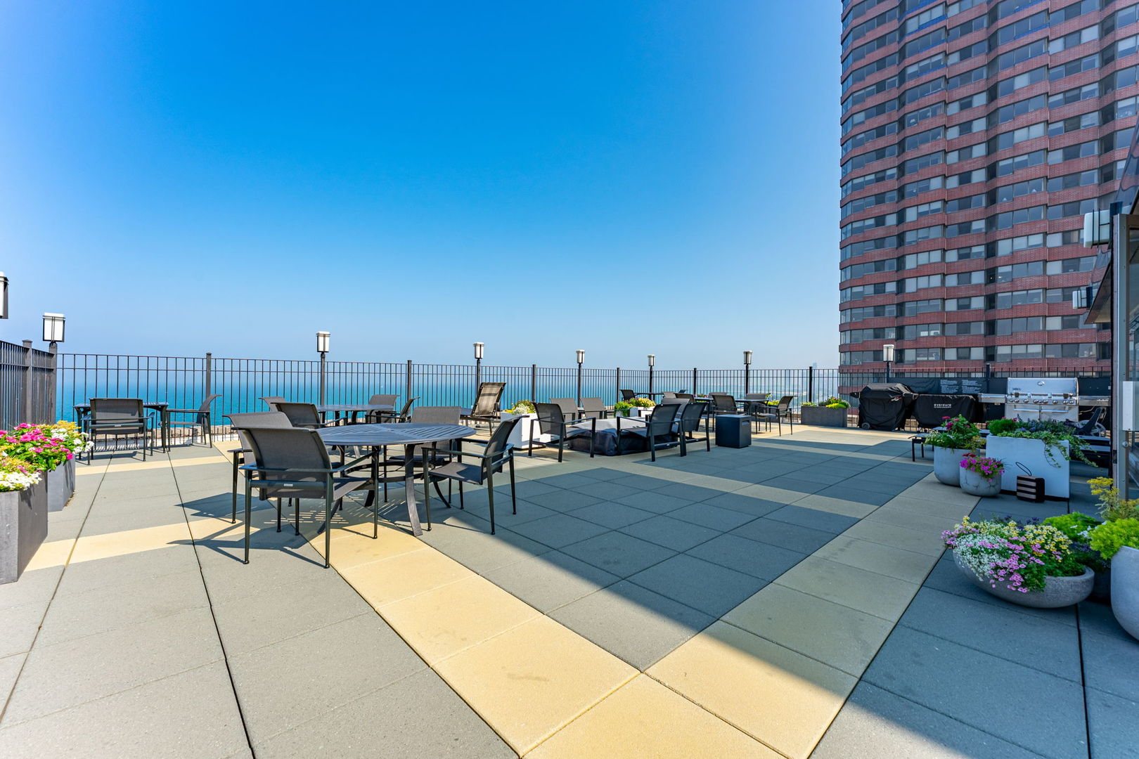 2970 N Lake Shore Drive #18D, Chicago, IL 60657