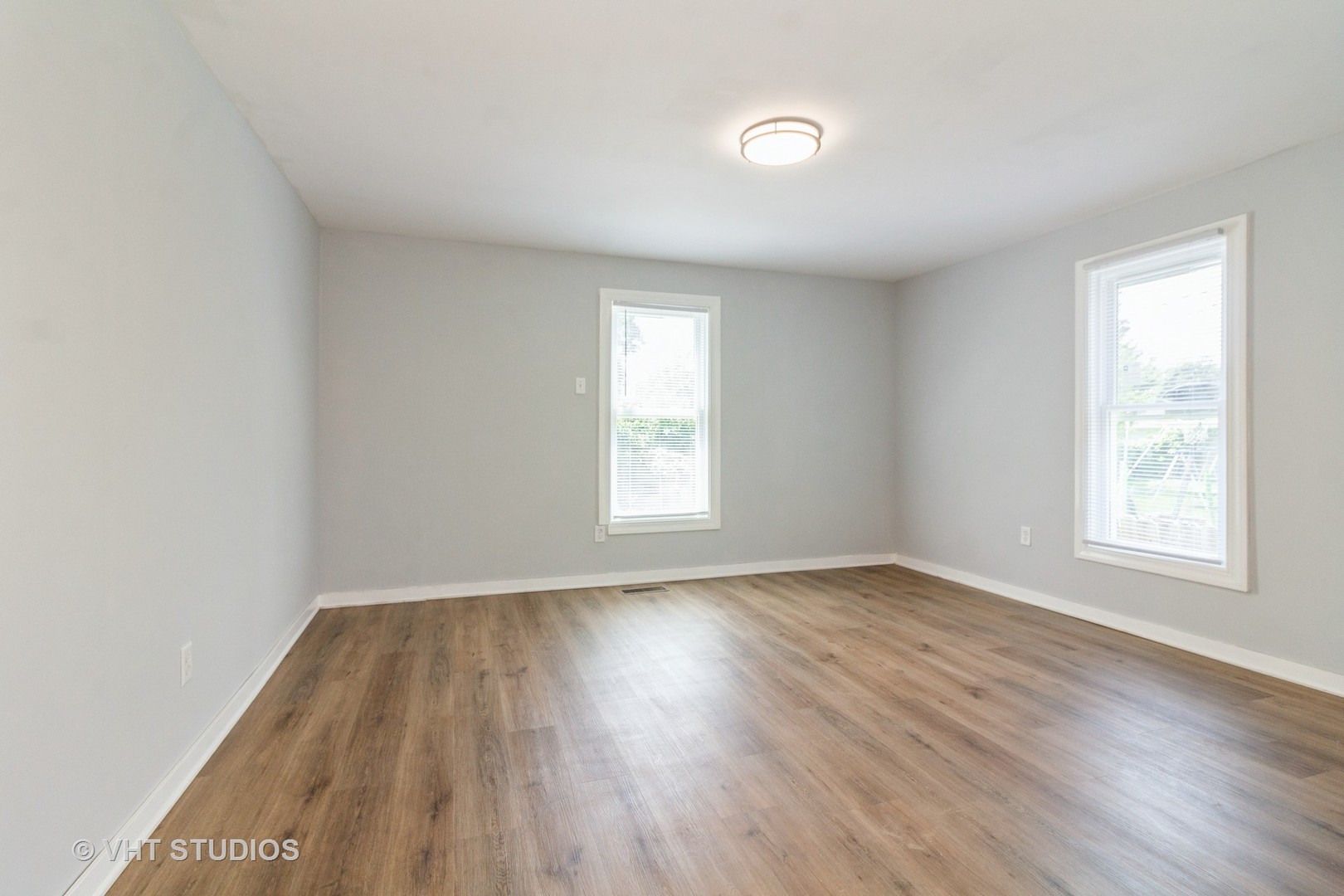 92 W 37 Street, Steger, IL 60475