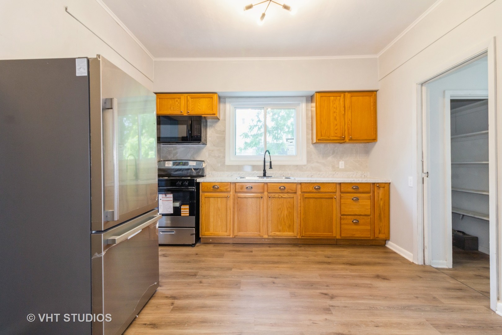 92 W 37 Street, Steger, IL 60475