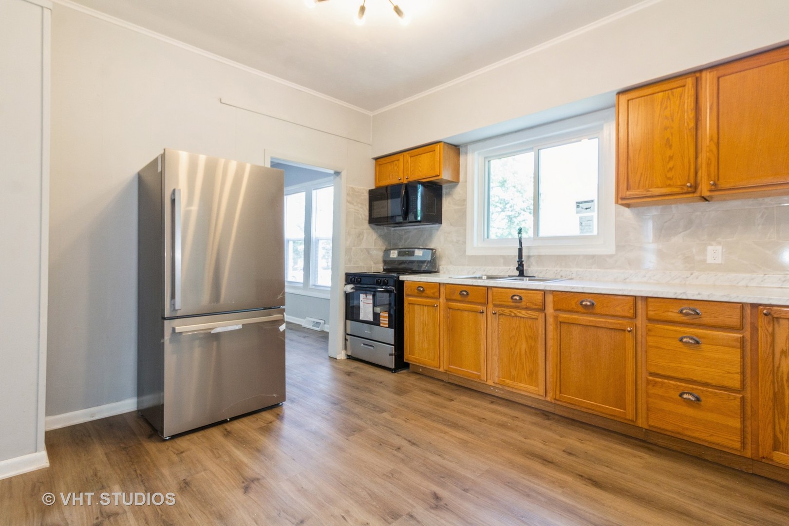 92 W 37 Street, Steger, IL 60475