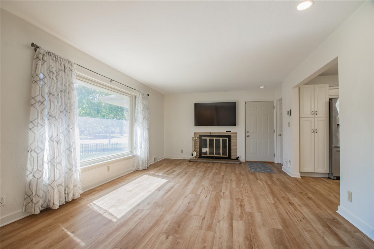 1621 Mayfield Avenue, Joliet, IL 60435