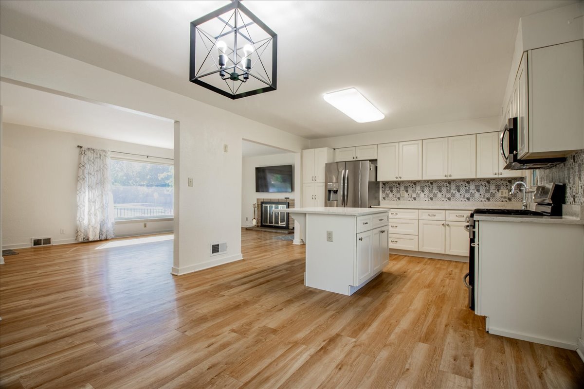 1621 Mayfield Avenue, Joliet, IL 60435