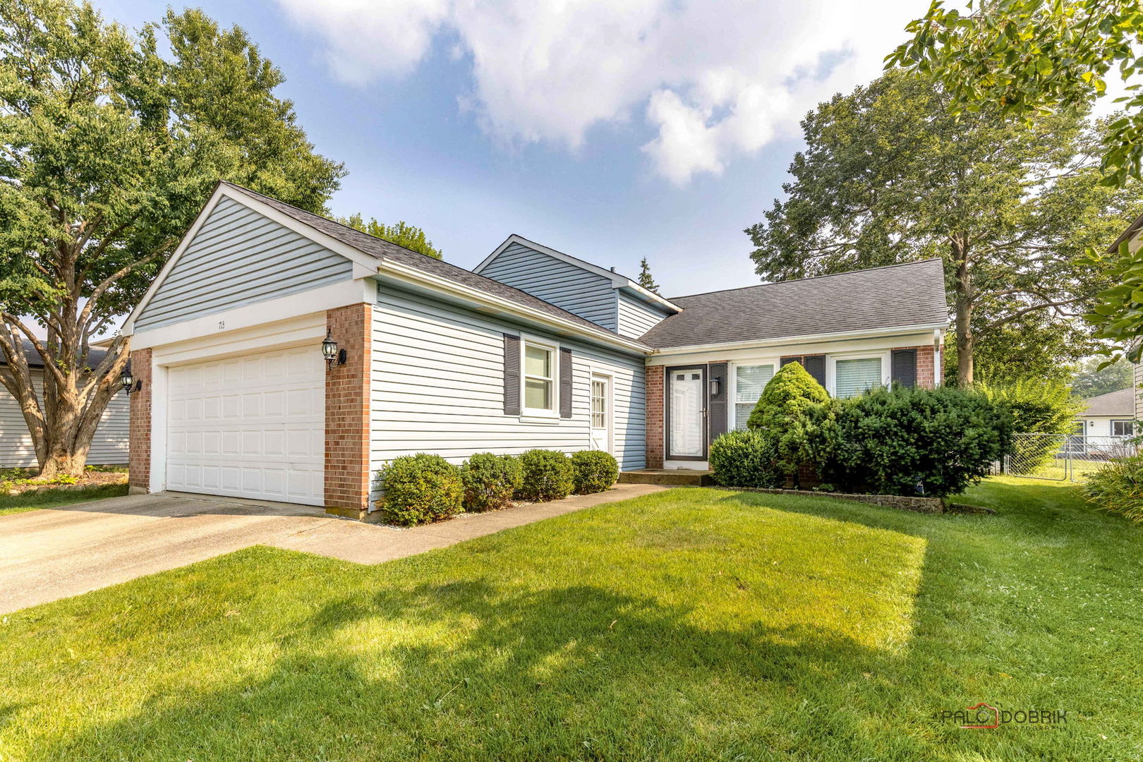 713 N Lakeside Drive, Vernon Hills, IL 60061